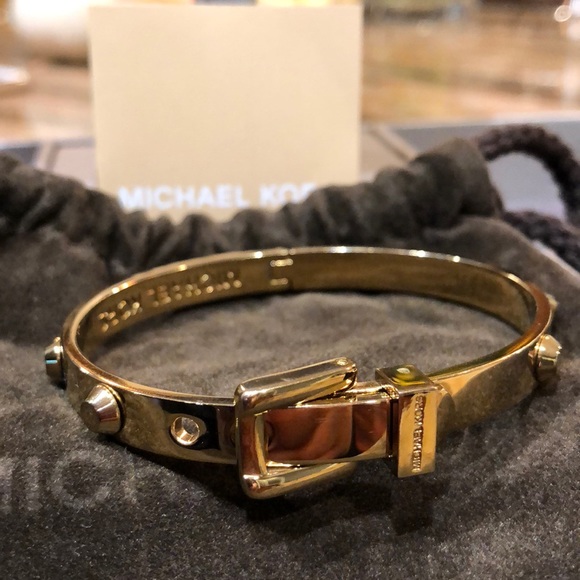 Michael Kors - Picture 2 of 7