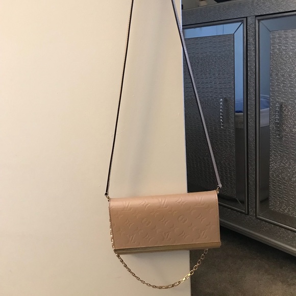 **SOLD** Louis Vuitton Beige Patent Leather Bag - Picture 5 of 6