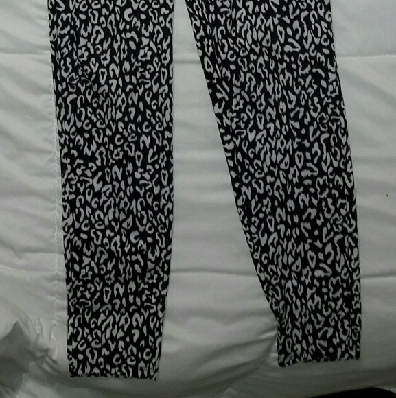 Classy Rumper - Picture 2 of 3