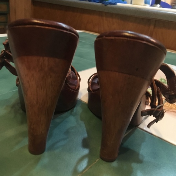 Bebe strappy leather wooden platform pumps! Size10 - Picture 4 of 8