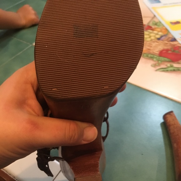 Bebe strappy leather wooden platform pumps! Size10 - Picture 7 of 8