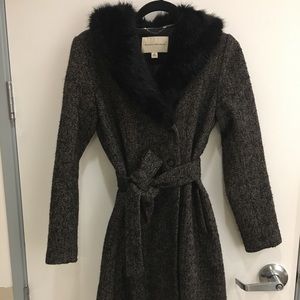 Banana republic coat with faux fur trim. Size XS