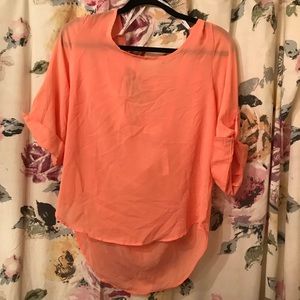 🌺 Bundle Special 🌺 3/4 Peachy blouse