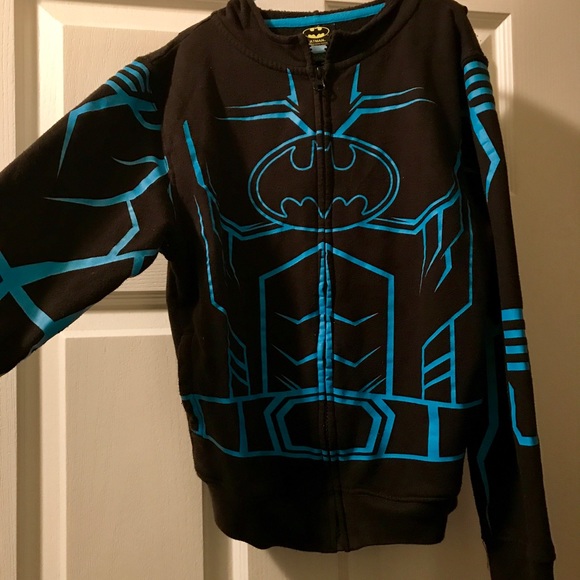 💸 SOLD OFF SITE: Sweatshirt with Bat Hood - Picture 1 of 3
