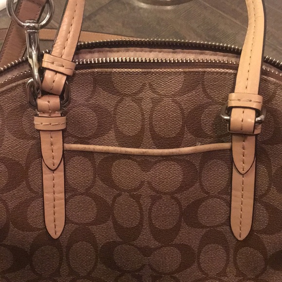 Authentic COACH Peyton Cora Domed Satchel/Purse - Picture 4 of 8