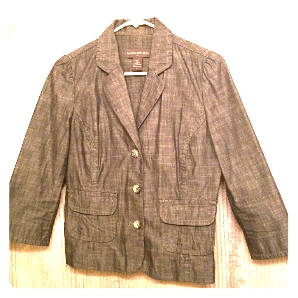 Size 8 Quarter sleeve Banana republic blazer.