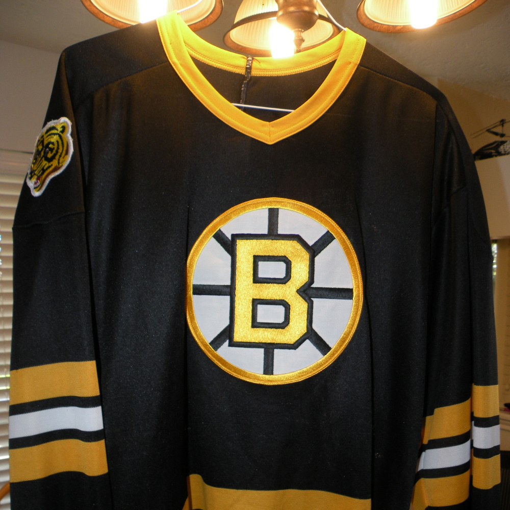 Boston Bruins Hockey Jersey Old School Bear CCM