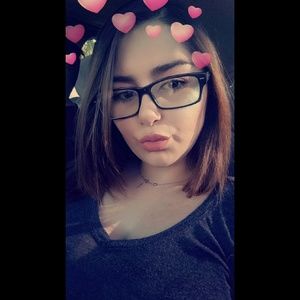 Meet your Posher, Desiree