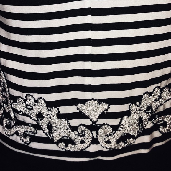 Gianni Bini Cropped Embroidered Top - Picture 3 of 4