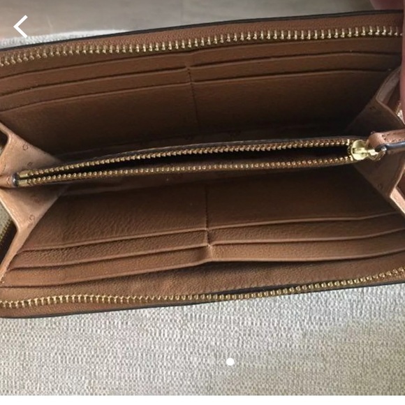 Tory Burch - Picture 2 of 2