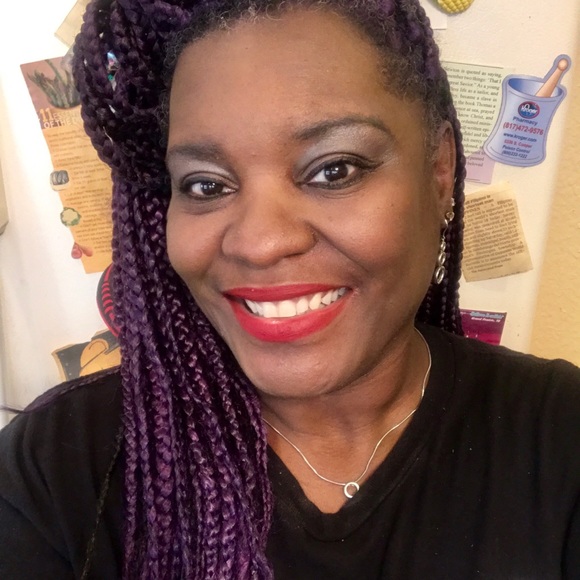 Meet Your Posher Rozz Posh Ambassador - Picture 3 of 8