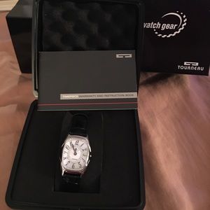 Women’s Tourneau Watch Gear