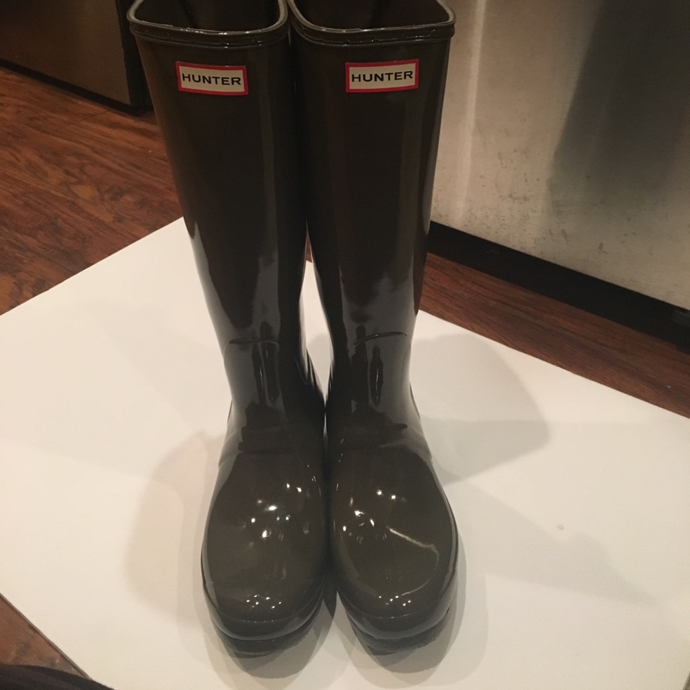 Hunter Brand Army Green Sz 9 Rain Boots worn once
