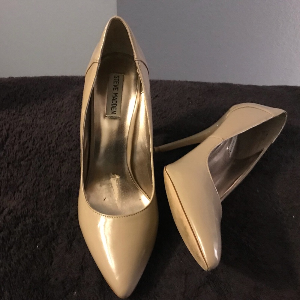 Steve Madden Patent Leather Pump