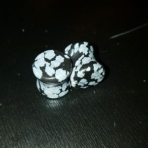Obsidian snowflake plugs