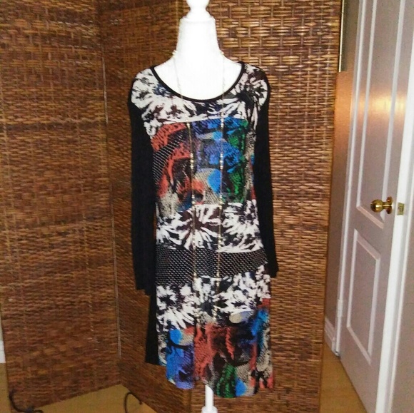 Calessa Dresses & Skirts - 🔥🔥🔥GORGEOUS DRESS WITH COLOR PRINT AND BLACK