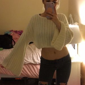 Bell sleeve cropped sweater