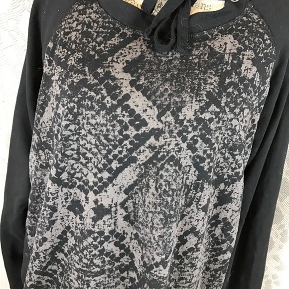Grey black snake skin pull over hoodie - Picture 3 of 5