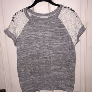 Le Lis Lace Cap Sleeve Blouse