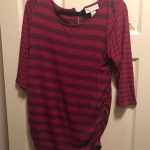 Jessica Simpson maternity shirt