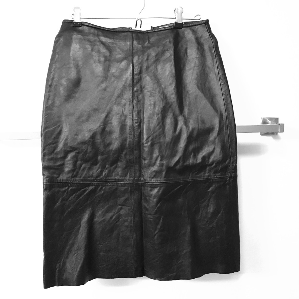 Old navy fancy leather skirt never worn 🎉🎉🎉