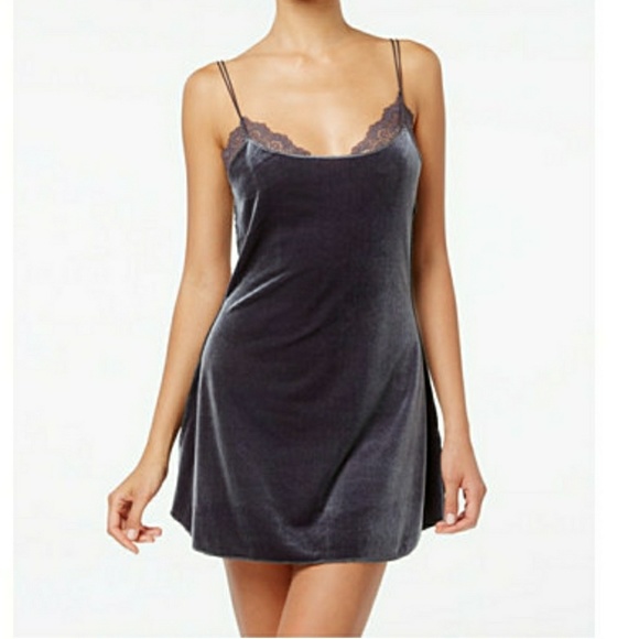 🔥LAST 1🔥NWT FREE PEOPLE LUXE VELVET SLIP - Picture 4 of 4