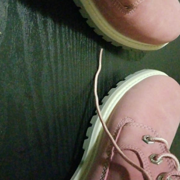 Pink Timberland Shoes - Picture 4 of 5
