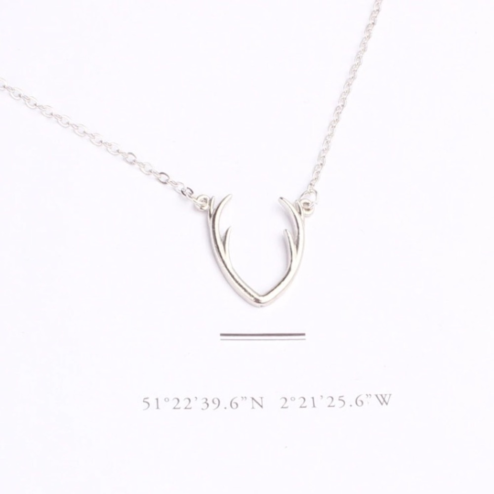 🌲WILDMOOSE🌲 Dainty Delicate Antler Necklace - Picture 5 of 5