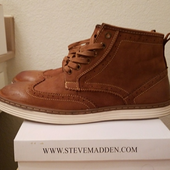 *Like new* Steve Madden boot - Picture 3 of 6
