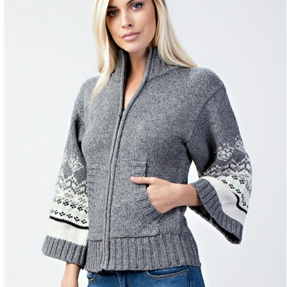 BOUTIQUE Sweaters - 🔴💥..LAST ONE..!💥🔴Gray Zip Up Sweater