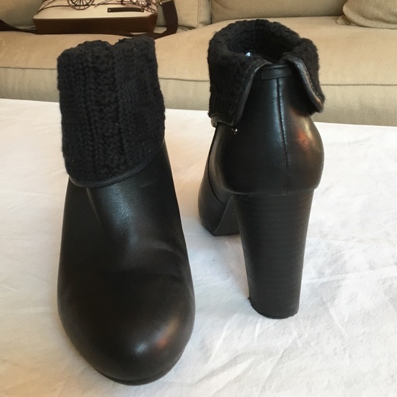 ❗️SOLD❗️UGG Black Booties - Picture 6 of 8