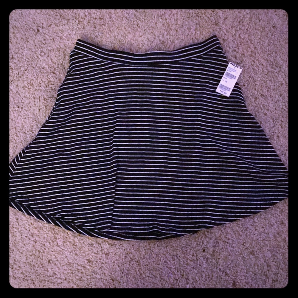 Black and white skater skirt