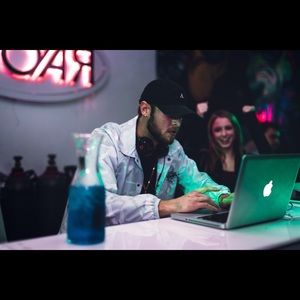 Meet your Posher, Connor