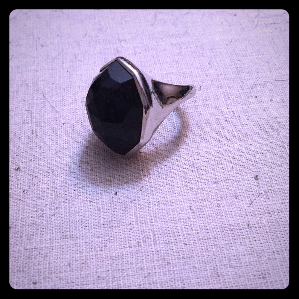 Nouvelle ring