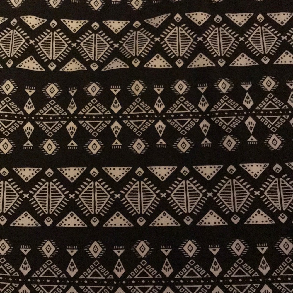 Black pencil mini skirt - Picture 2 of 3