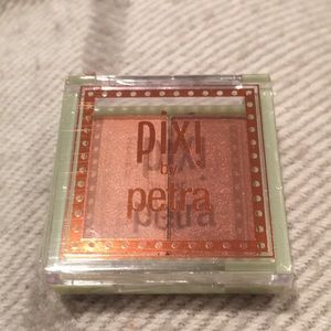 Pixi by Petra Makeup - Mesmerizing Mineral Duo Pixi by Petra Makeup - Mesmerizing Mineral Duo