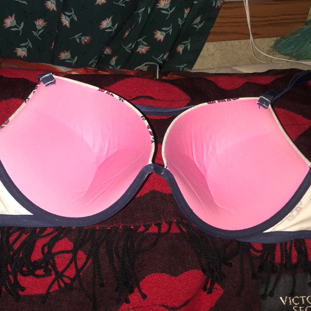 Pink bra - Picture 2 of 4