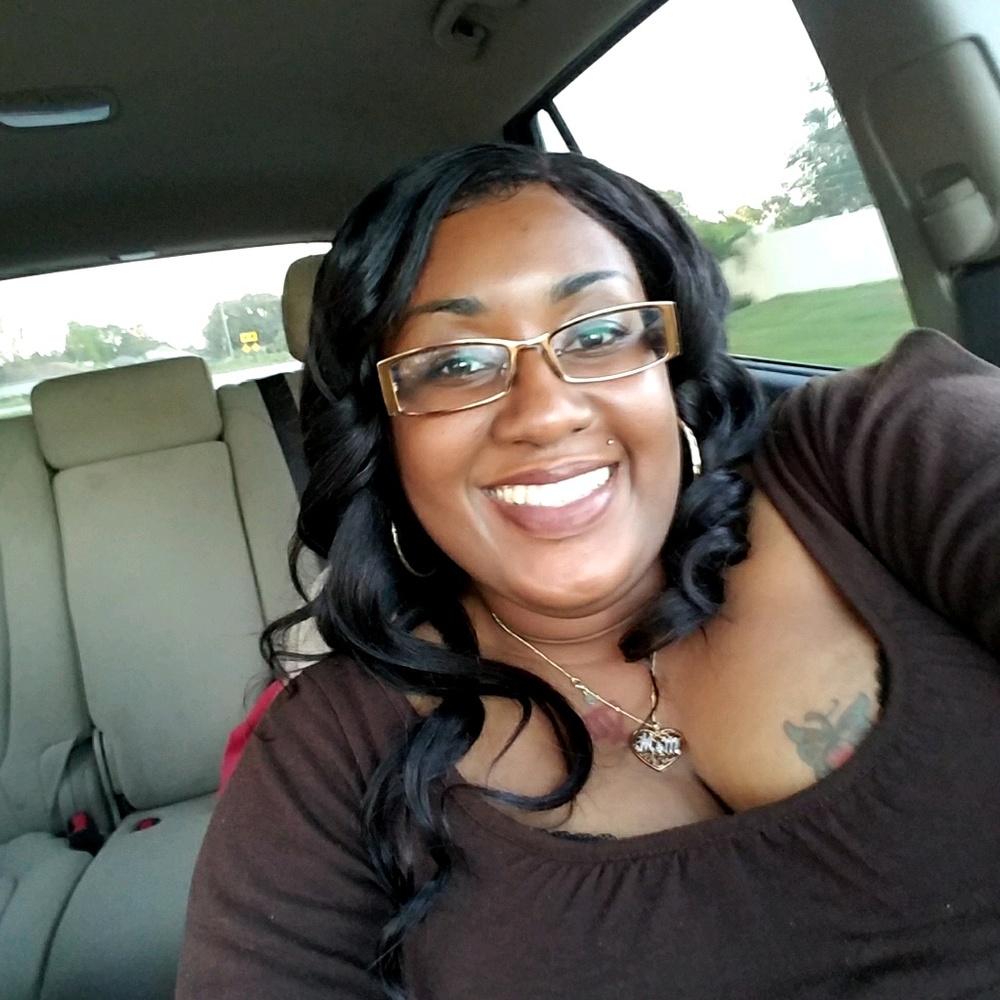 Meet your Posher, Leanna