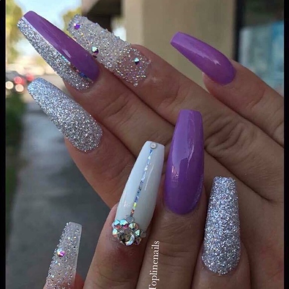 Meet your Posher, Ariana - Picture 1 of 1