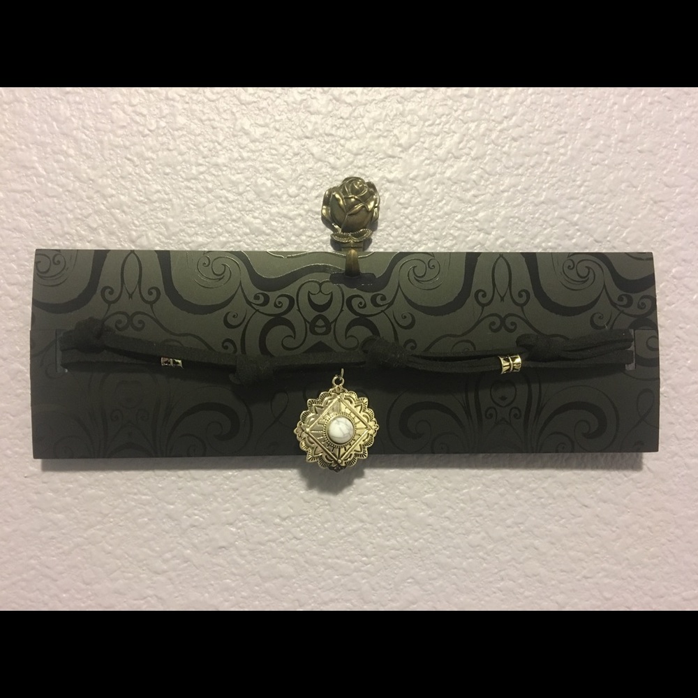 NWT black leather chocker with silver charm - Picture 1 of 2