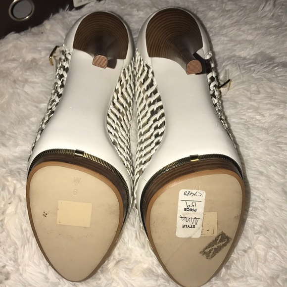 NIB Ankle Strap Heels - Picture 4 of 6