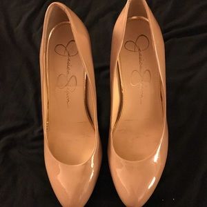 Jessica Simpson nude pumps