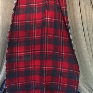 Red/navy reversible scarf