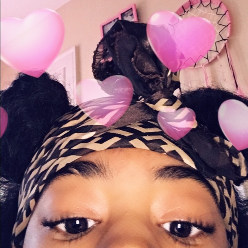 Meet your Posher, Lanisiah