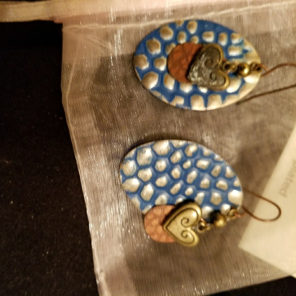 EARRINGS - Picture 2 of 2