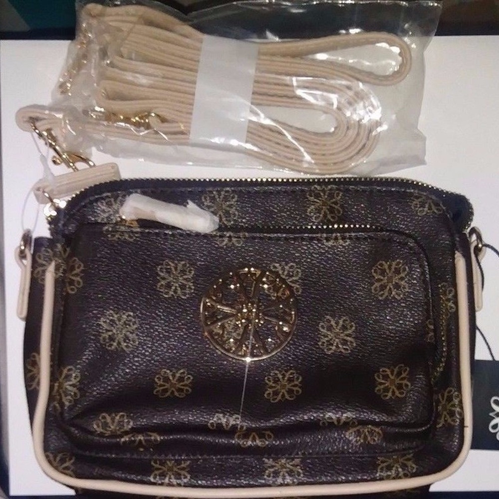 AVON'S SIGNATURE COLLECTION Mailyn Tech Crossbody