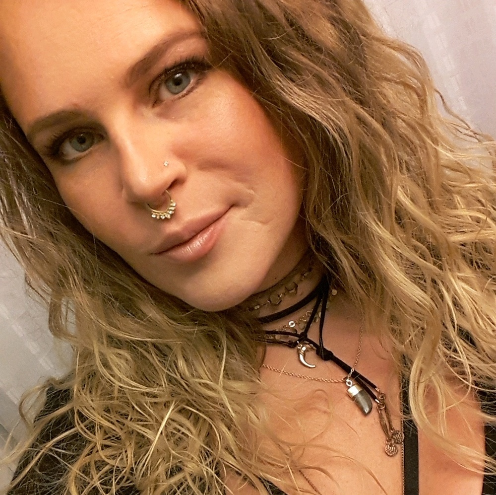 Meet your Posher, Danee