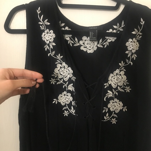 F21 lace up tank - Picture 3 of 3