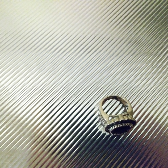 Ring - Picture 2 of 3