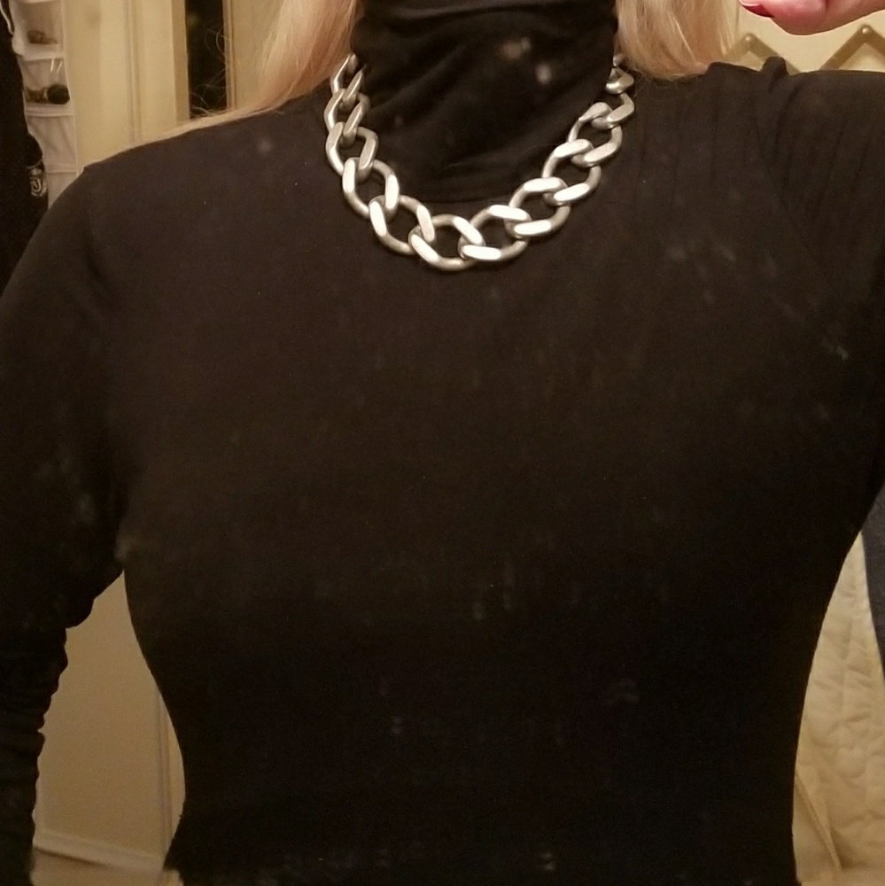 NECKLACE - Picture 2 of 4